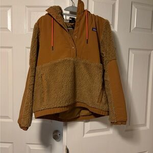 Patagonia Tan and Orange Teddy Jacket with Fleece Texture